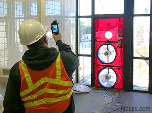 Контроль строительных работ производит мероприятия по тепловизионному обследованию зданий